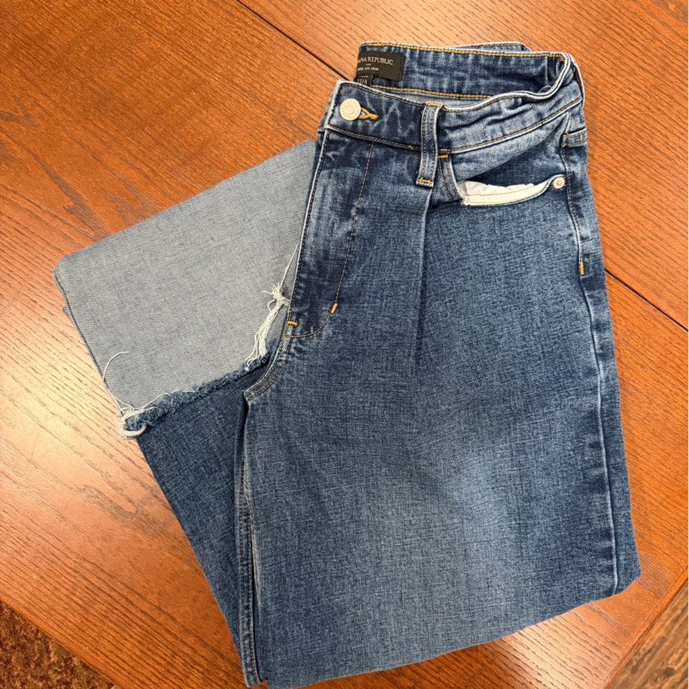 Banana Republic Women's Wide Leg Crop Jeans in Medium Blue